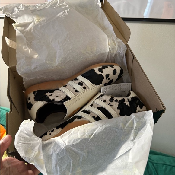 Adidas Taekwondo Mei Sneakers - Picture 1 of 7